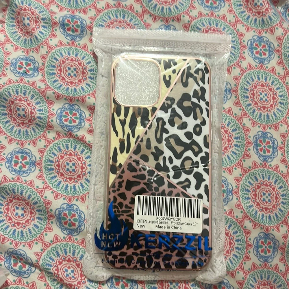 NWT Leopard print protective cases 6.7 iPhones